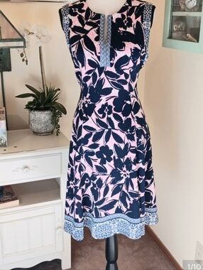 Liz Claiborne Bold Print Dress WIth Contrasting Trim